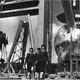 Illustration for article titled Photos of Famous Landmarks While They Were Still Under Construction